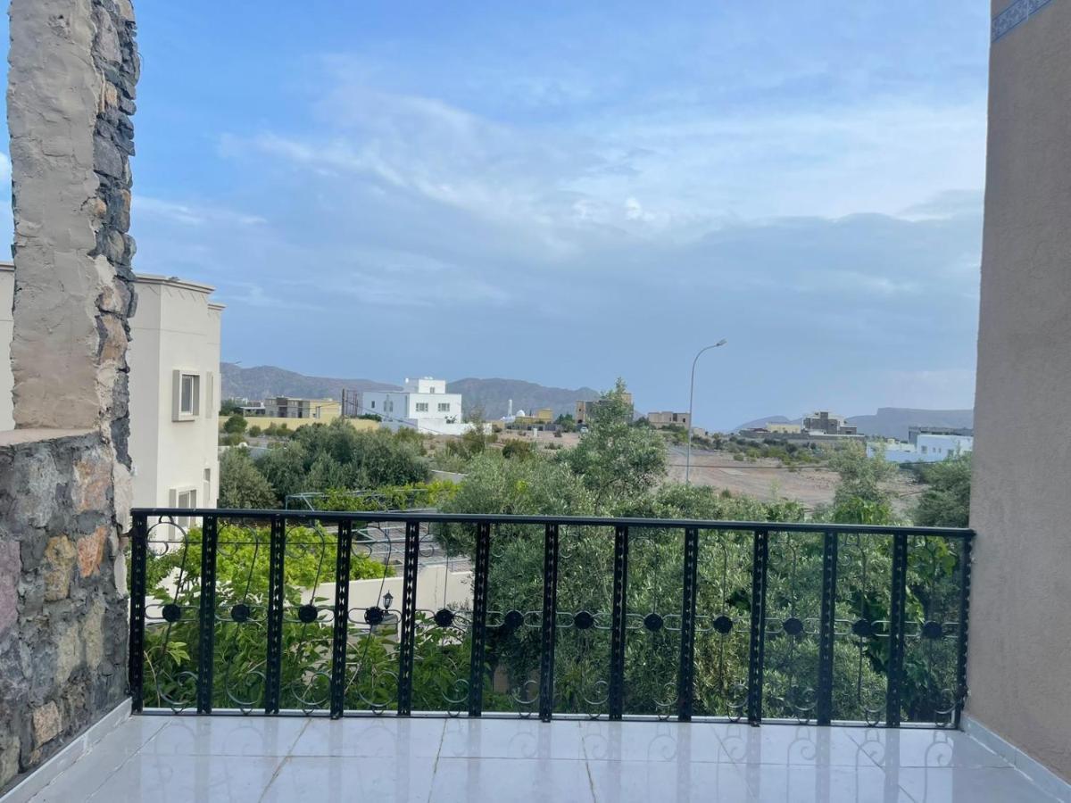 Rose Guesthouse Al 'Aqar Exteriör bild