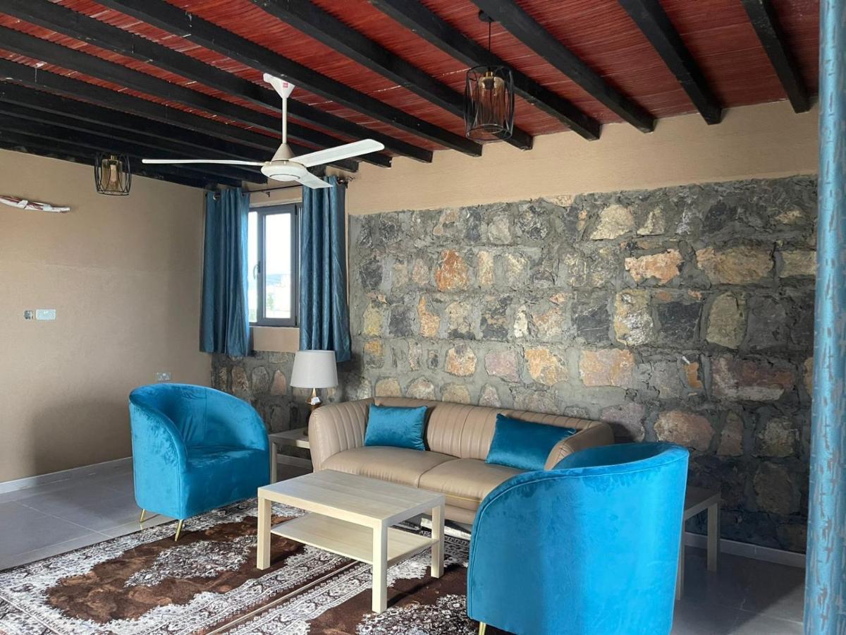 Rose Guesthouse Al 'Aqar Exteriör bild